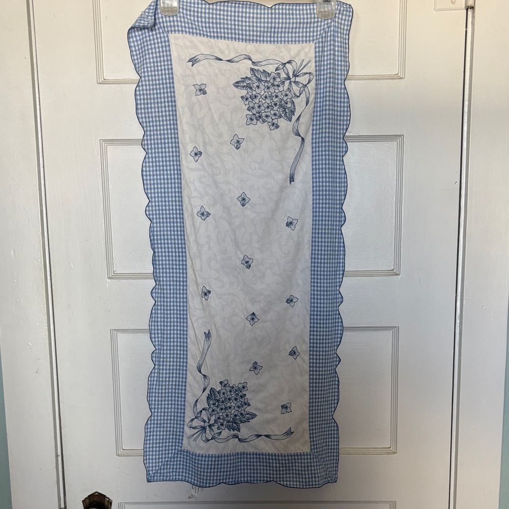 Peking Handicraft, Inc. Blue and White Floral Table Runner/Dresser Scarf